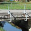 Drei Brücken müssen im Bereich der Kommune Wiesenbach erneuert werden. Frost, Rost und auch Hochwasser haben an der Belastbarkeit genagt und die Verkehrssicherheit beeinträchtigt. Unser Bild zeigt die Brücke am Höflesberg in Oberwiesenbach. 