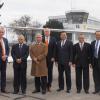 Hoher Besuch bei Grob Aircraft in Mattsies: (von links) Geschäftsführer André Hiebeler, der indonesische Verteidigungsminister Purnomo Yusgiantoro, Adnan Ganto, Karl Fürnrohr (Vice President Military Sales), Rear Admiral Rachmad Lubis, Brigadier General Bambang Hartawan und der indonesische Verteidigungsattaché Samsul Rizal. 