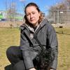 Natalia Khrystenko ist mit ihrem Hund Jack aus Charkiw geflüchtet.