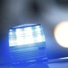 Ein spektakuläres Ende hat laut Münchner Polizei eine Unfallflucht genommen, die sich am Mittwoch gegen 21.15 Uhr in Augsburg ereignete.