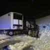 Bei Schnee und Glätte hatten sich Lkw auf der A8 quergestellt. Die Feuerwehren Adelzhausen und Dasing waren im Einsatz.