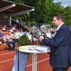 Das Rennen um einen künftigen Platz im Bundestag ist eröffnet: Abgeordneter Stephan Stracke auf der Tartanbahn bei seiner erneuten Nominierung. 