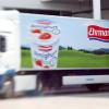 Ein Kühltransporter der Allgäuer Firma Ehrmann. Die Lastwagen brauchen künftig bis zu dreimal so lange nach Großbritannien wie bisher. 