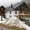 Der Bauernhof des Allgäuer Bergbauern ist mehr als 380 Jahre alt.