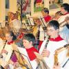 Eine große Blaskapelle formierten die Ministranten im „Haus der Begegnung“.