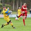 Markus Schenzinger (rechts) vom TSV Fischach legte mit einem Dreierpack den Grundstein zum dritten Sieg in Folge. Foto: Andreas Lode