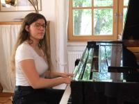 Die Meringerin Johanna Henschel studiert in London Klavier, sie übt bis zu sechs Stunden am Tag.