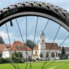 Auf der Radtour mit Startpunkt Krumbach gibt es die Wallfahrtskirche in Maria Baumgärtle zu sehen.