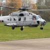 Ein Marinehubschrauber vom Typ NH90 "Sea Lion" landet auf dem Werksflugplatz von Airbus Helicopters. Deutschland hat der Nato erneut Verteidigungsausgaben in Rekordhöhe gemeldet.