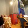 Bischof Bertam Meier und Stadtpfarrer Markus Mikus weihten die neue Orgel in Haunstetten. 
