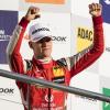 Mick Schumacher (Prema Theodore Racing) jubelt auf dem Podium nach dem Rennen über seinen Sieg.