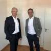 Robert Kaifer (links) und Thomas Schulze (Staatliches Schulamt) freuen sich über die neuen Räumlichkeiten in Ichenhausen, die sie am Montag besichtigt haben.