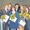Die neun besten Schüler des ersten G-8-Abiturjahrgangs am Gymnasium Königsbrunn wurden besonders ausgezeichnet.