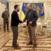 Manfred Weber (rechts) traf in Kiew auch den ukrainischen Präsidenten Wolodymyr Selenskyj. Rund eineinhalb Stunden saßen die beiden zusammen. 