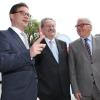 Der Spitzenkandidat der bayerischen SPD für die Landtagswahl 2013 Christian Ude mit dem Landesvorsitzenden der bayerischen SPD Florian Pronold (l) und dem Vorsitzenden der SPD-Bundestagsfraktion Frank-Walter Steinmeier. 
