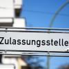 Die Stadt Augsburg hinkt derzeit bei der Zulassung von Autos hinterher. Ein Grund sind die Europawahlen.