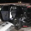 Ein VW Polo ist am Freitagabend auf der A7 gegen die Mittelleitplanke geprallt. Zwei folgende Autos stießen mit dem Fahrzeug zusammen. 