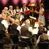 Märsche, Polkas und zwei Zugaben spielten die „Alten Hasen“ der Holzheimer Schützenkapelle bei ihrem großen Konzert in der Schulsporthalle.  	