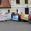 Der Protest gegen den Polderbau an der Landkreisgrenze war groß und beharrlich. Demonstriert wurde zu zahlreichen Gelegenheiten, hier vor einem vom Wasserwirtschaftsamt organisierten Runden Tisch in der Schlosswirtschaft in Bertoldsheim. Nach dem politischen Aus des Projekts dürfen die Gegner feiern. 