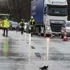 Am Sandberg vor Stadtbergen bildeten sich nach dem schweren Unfall, bei dem ein Radfahrer getötet wurde, lange Staus. 