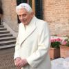 Benedikt XVI. freut sich über Plätzchen und Wurstpralinen aus der Heimat.