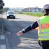Polizisten konnten bei einem Autofahrer während der Verkehrskontrolle deutlichen Alkoholgeruch feststellen.