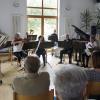 Sommerlaune machte die Serenata Leonberg in kammermusikalischer Besetzung in Merching. 	