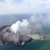 Nach einem Vulkanausbruch auf der neuseeländischen Insel White Island suchen die Rettungskräfte nach mehreren Vermissten.