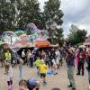 Riesenseifenblasen begeisterten die Kinder auf dem Reggae in Wulf.