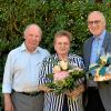 Albert und Elfriede Wetzel sind seit 65 Jahren verheiratet und durften nun ihre Eiserne Hochzeit feiern. Dazu gratulierte Binswangens Bürgermeister Anton Winkler (rechts). 