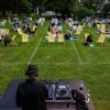 Auf dem Kunstrasen im Martinipark gibt es auch in diesem Sommer wieder Sunset Clubbing mit DJs.