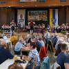 Die Mehrzweckhalle in Illerberg geht auf die Initiative der Vereine zurück. Bei großen Veranstaltungen war sie ein sicherer Hort, vor allem, wenn das Wetter nicht mitmachte.