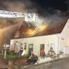 Bein einem Feuer im Stammhamer Ortsteil Appertshofen kam in der Nacht zum Mittwoch ein 51-Jähriger ums Leben. Er war laut Polizei, aus bislang unbekannten Gründen, zurück in das brennende Haus gelaufen. 