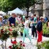 Der Tag der Rose lockte in den vergangenen Jahren viele Leute auf den Münsterplatz in Ulm. 	