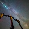 Motty Henoch ist in der Zeit der Perseiden 2020 dieser Schnappschnuss eines Meteors am Kreuzberg gelungen.