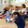 Unser Foto zeigt eine Gruppe des Kindergartens Piepmatz in Vöhringen. Die Einrichtung hat vor, ein Montessori-Kinderhaus zu werden. Der Anfang ist schon gemacht.