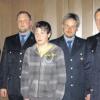 Der 16-jährige Johannes Wörle (3.v.l.) wurde bei der Freiwilligen Feuerwehr Walchshofen als Feuerwehrmannanwärter in den aktiven Dienst aufgenommen. Unser Bild zeigt (v.l.) Kreisbrandmeister Michael Schlickenrieder, Stefan Haas, Stefan Lechner, Xaver Müller und Kommandant Josef Wörle. 