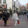 In Ingolstadt gelten ab Samstag verschärfte Corona-Beschränkungen. Die neuen Regeln werden sich unter anderem auch auf das Einkaufen (hier das Ingolstadt Village) auswirken. 