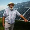Der Landwirt Sepp Bichler hat mit der "Energienbauern GmbH" ein mittelständisches Unternehmen mit 80 Beschäftigten geschaffen, das dutzende Solarparks betreibt. 