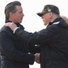 Dienstliche Begegnung zweier scharfer Konkurrenten in der von Waldbränden zerstörten kalifornischen Stadt Paradise: Der künftige Gouverneur Gavin Newsom und US-Präsident Donald Trump.