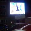 Eine beleuchtete Reklametafel in der Leipheimer Straße stört viele Bürger in Pfuhl.  	