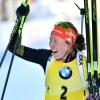 Biathletin Laura Dahlmeier freut sich in Hochfilzen über ihr fünftes WM-Gold.