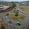 Bauernprotest im Kreis Neu-Ulm: Landwirte protestieren mit ihren Traktoren an der Autobahn A7 bei Vöhringen und Weißenhorn. 
