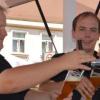 Die Vorsitzenden der Hütte Lauingen, Florian Mundi (links) und Stefan Kohler, hatten vergangenes Wochenende beim Cityfest in der Herzogstadt alle Hände voll zu tun – auch am Ausschank.