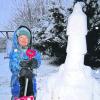 Der zweieinhalbjährige Vincent Spyrka aus Wittislingen hat sich so über den ersten Schnee gefreut, dass er gleich mit seinem Papa eine Schneerakete bauen musste. 