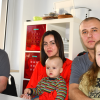 Uliana Havrylenko ist vor wenigen Tagen mit ihrer vierjährigen Tochter Anastasia und ihrem einjährigen Sohn Artur aus der Ukraine geflohen. Ihr Mann Yevhen Havrylenko holte sie in Polen mit seinem Chef Eduard Sippel (links) aus Lauingen ab.