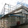 Noch immer gebaut wird an der Mehrzweckhalle in Kissendorf. Im Juni 2020 sollen die Sanierungsarbeiten fertig sein.  	