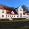 Für die Sanierung von Schloss Louisenruh in Aystetten erhält Eigentümer Alexander Stärker den Denkmalpreis des Bezirks Schwaben.
