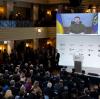 Der ukrainische Präsident Wolodymyr Selenskyj nahm per Videoschalte an der Münchner Sicherheitskonferenz teil, die am Freitag im Hotel Bayerischer Hof startete.