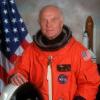 Der Astronaut John H. Glenn Jr. (undatiertes Handout der NASA). Am 20. Februar 1962 schickte die Raumfahrtbehörde Nasa den 40 Jahre alten Astronauten John Glenn auf die bis dahin wichtigste Reise eines Amerikaners im All. Nach 296 Minuten und drei Erdumrundungen mit der «Friendship 7»-Kapsel landete er am Fallschirm sicher im Atlantik.